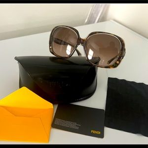 FENDI Women’s sunglasses with guarantee card